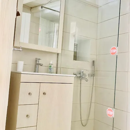 Iris House Apartment