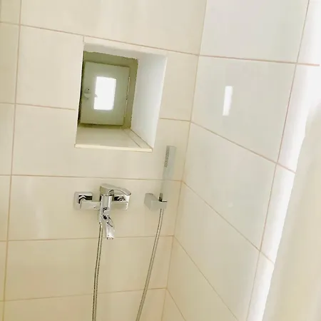 Iris House Apartment