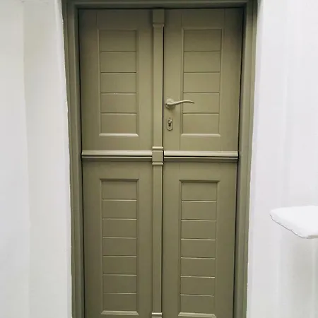Iris House Apartment *
