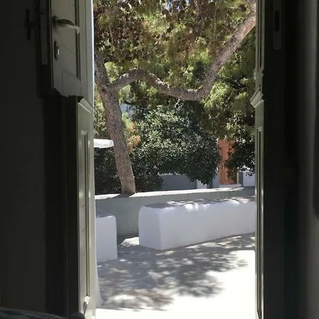 Iris House Apartment