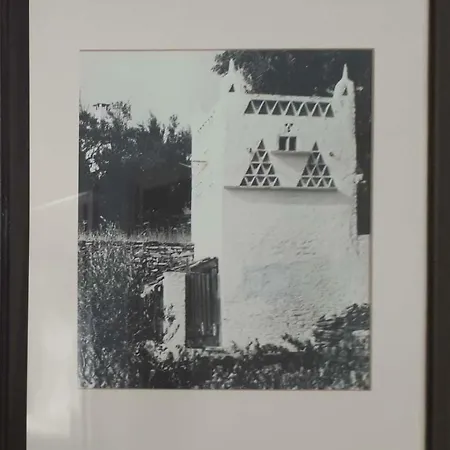 Iris House Apollonia